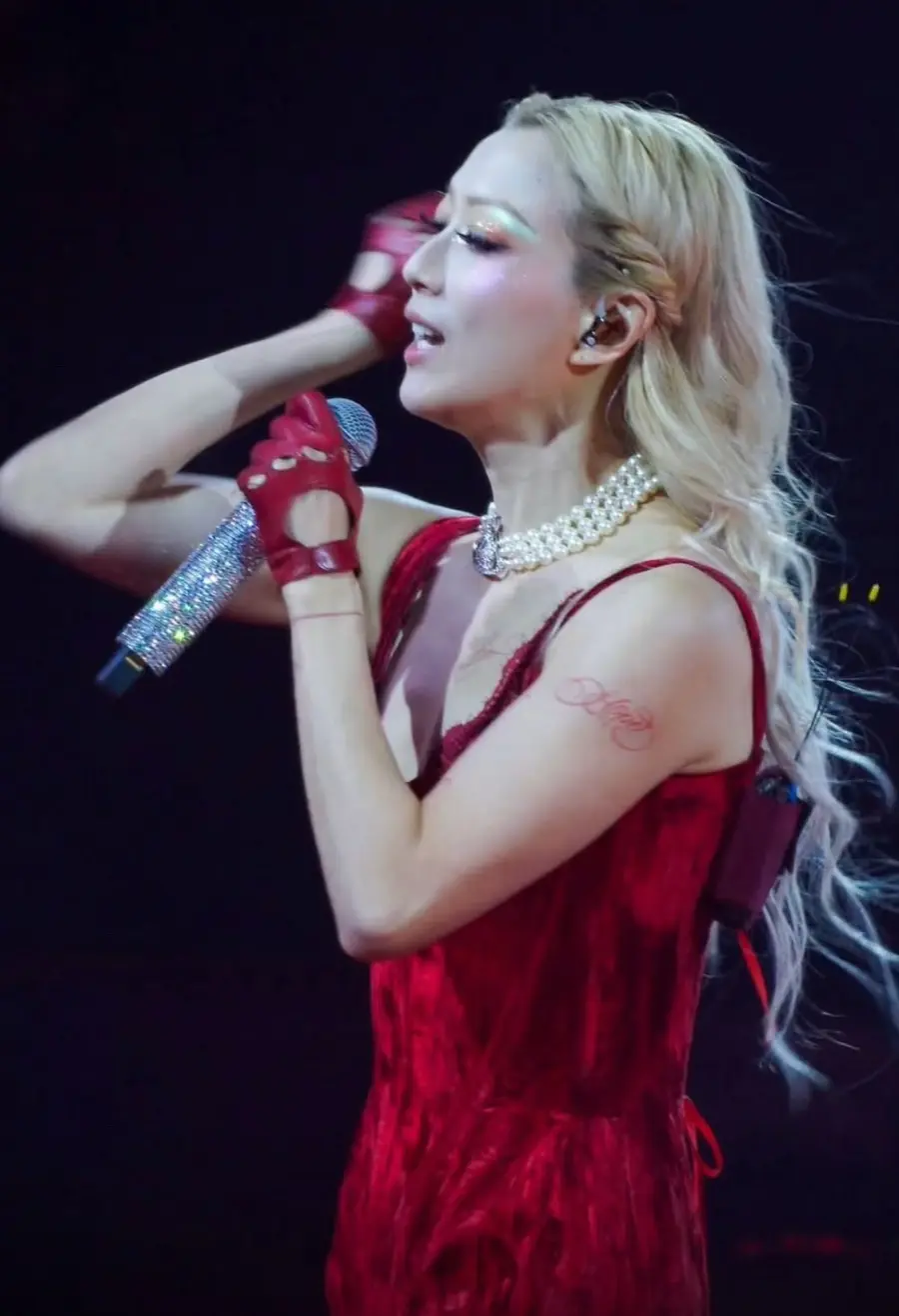 Sammi Cheng during an encore