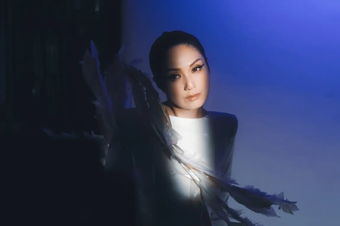Miriam Yeung tour campaign portrait